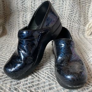 DANSKO Professional Arabesque Navy Clogs